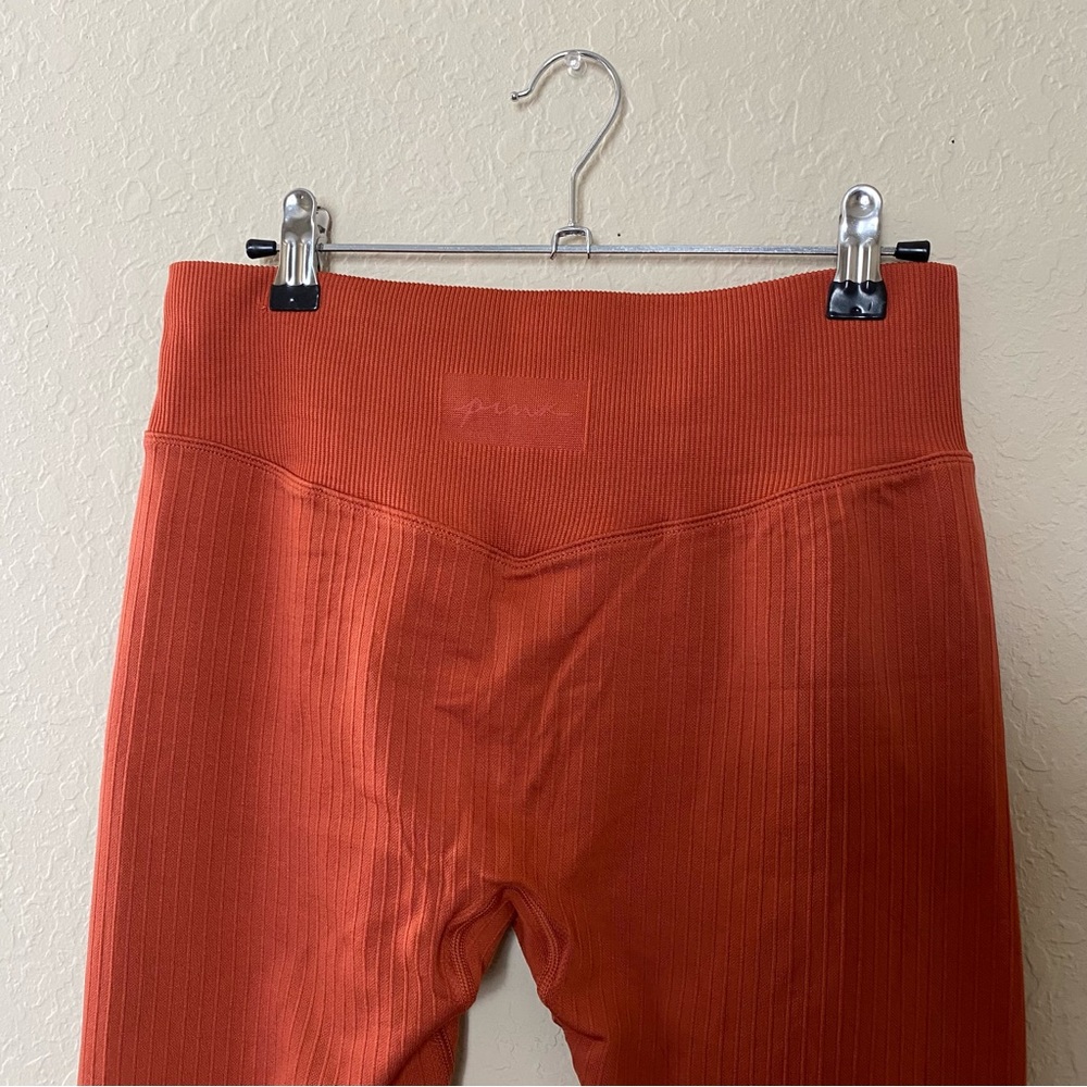 PINK Active Leggings Size Medium